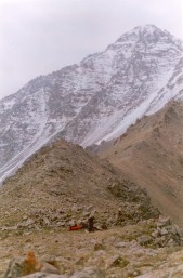 Седло перевала Зиг-Заг , снято с гребня с севера